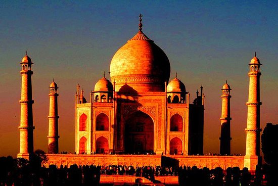 You are currently viewing From Delhi to Agra: Same Day Car Tour of the Taj Mahal