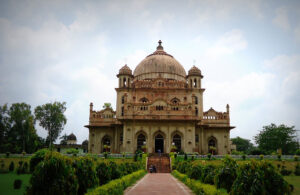 Read more about the article Immerse yourself in Lucknow’s Rich Heritage: A Journey Through Historic Sites